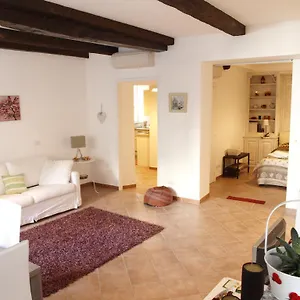 Apartment Il Salotto Di Via Giulia, Rom